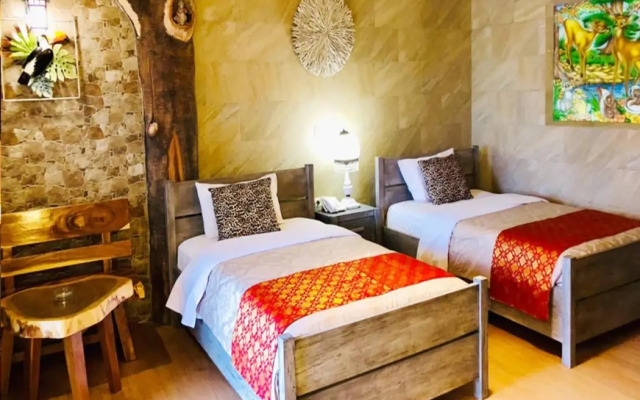 Seruni Hotel Hobbit House