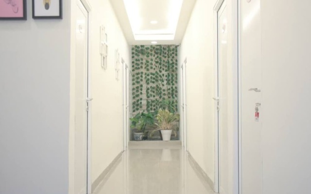RedDoorz Plus Syariah near Manggarai Station 3