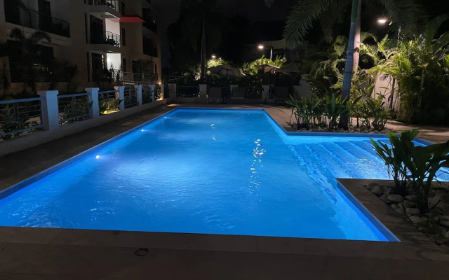 Elegant 1BR Apt with Pool