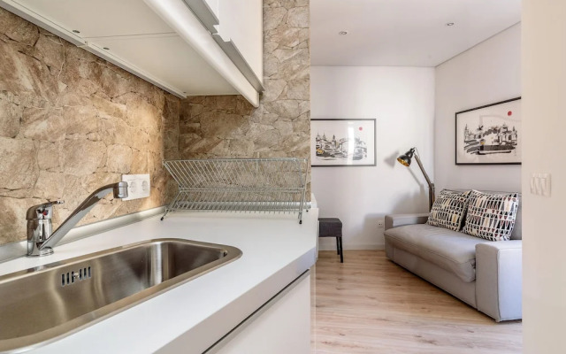 JOIVY Cosy 1-Bed Flat W/Seaview In Alfama