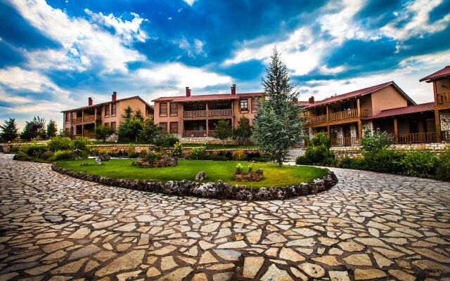 Vitina House Forest Resort