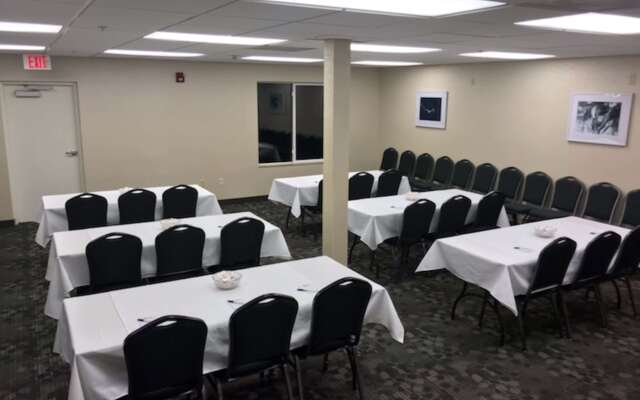 Best Western Dothan Inn & Suites