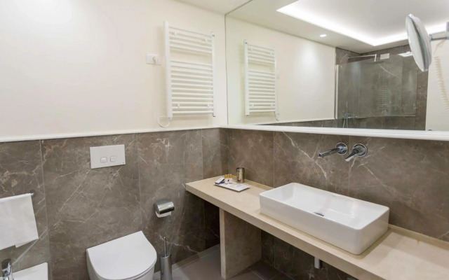 Hellenia Yachting Hotel