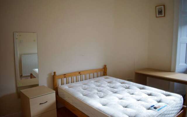 Traditional 2 Bedroom Apartment