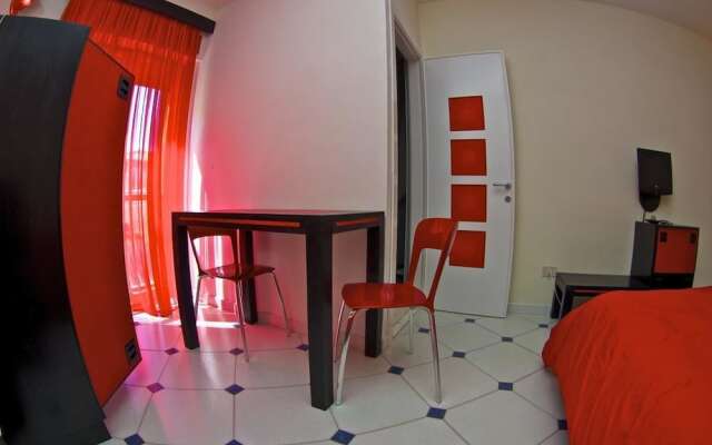 Four Rooms - Quattru Stansie