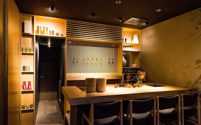 Aet Hotel