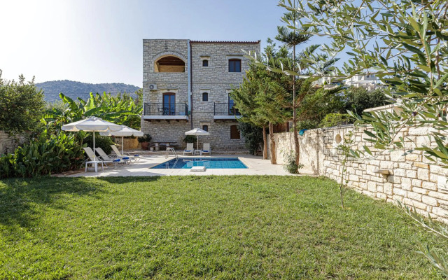 Villa Ahlades