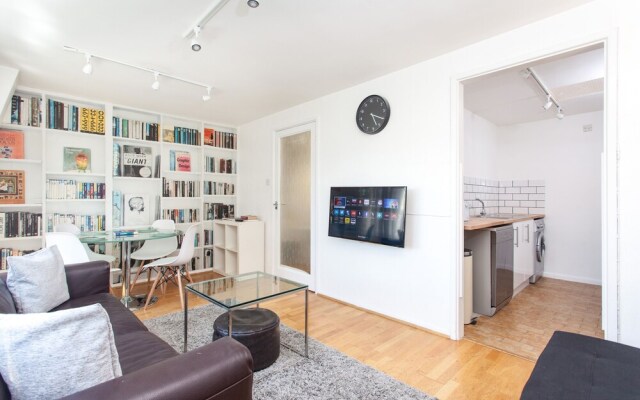 Oxford Street & Soho Modern 2 Bed Apt