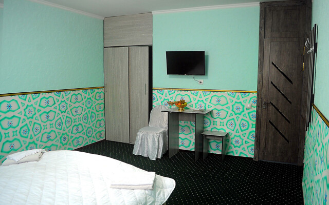 7 Pir Hotel