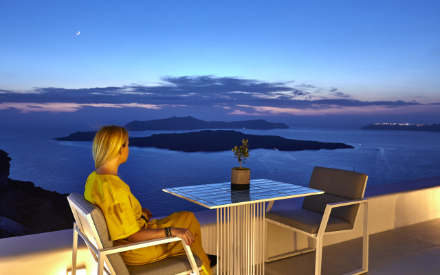 Alti Santorini Suites