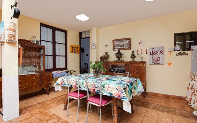 Beautiful Mansion in Hermigua, la Gomera with Patio