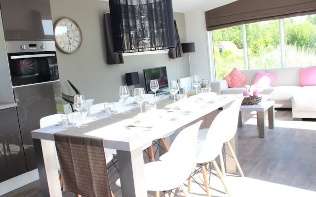 Modern Chalet Near Brunssummerheide