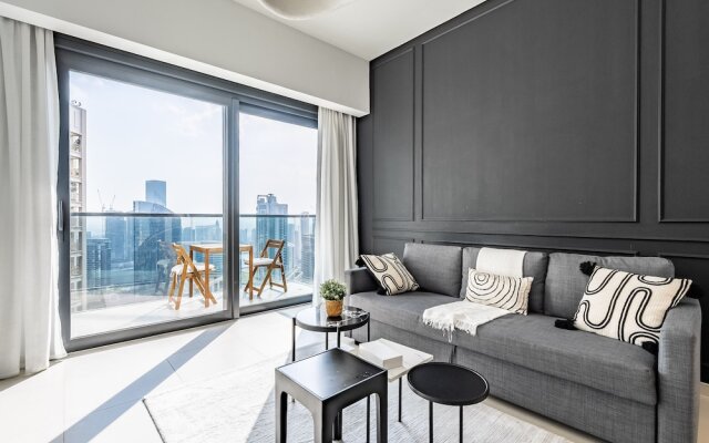 The Elevated Abode 1BHK Apt in Downtown