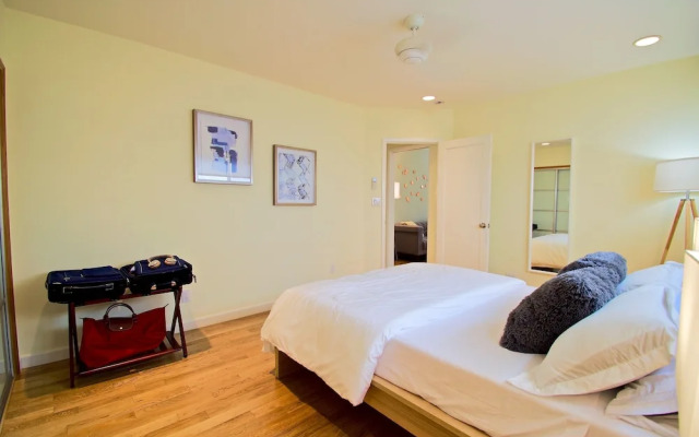 Modern Contemporary Venice Getaway