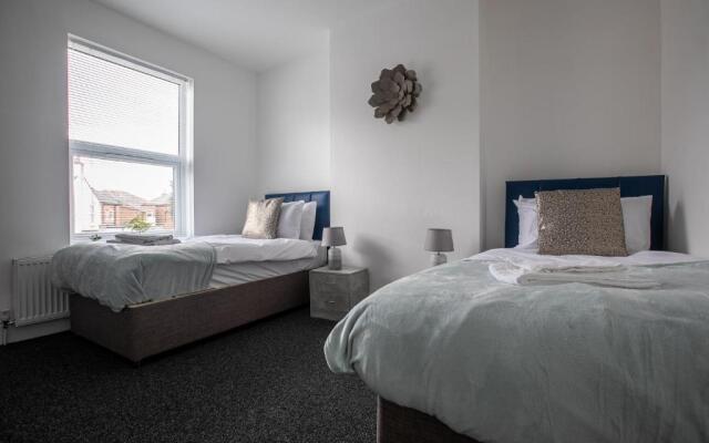 Central Location & Spacious Family & Contractors & Free Parking