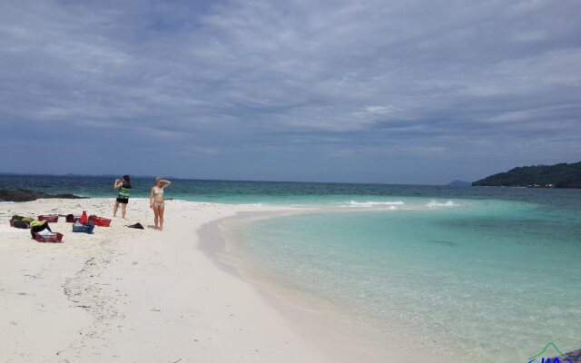 SHAZ Resort Pulau Tinggi