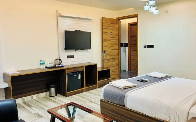 Raksha Suites & Banquet Greater Noida