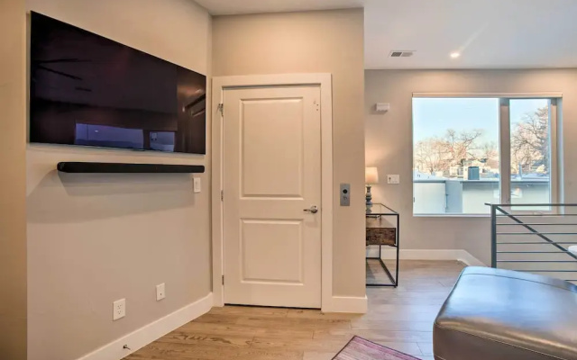Trendy Denver Townhouse ~ 3 Miles to Downtown!