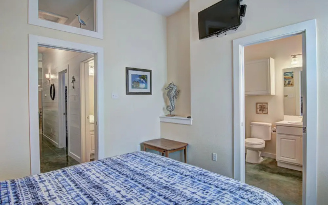 Family friendly Parrotdise Home in Pirates Bay by Redawning