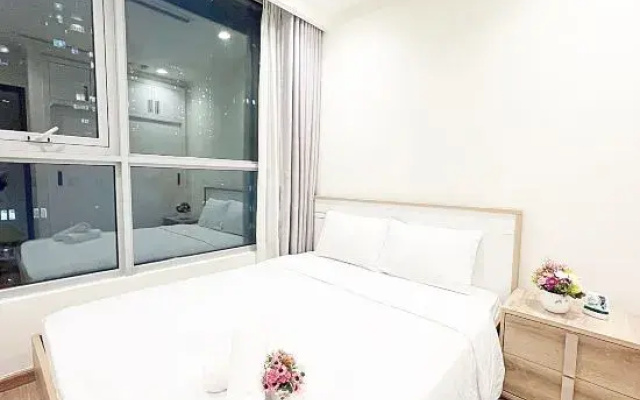 Luxury Apartment at Vinhomes Central #8