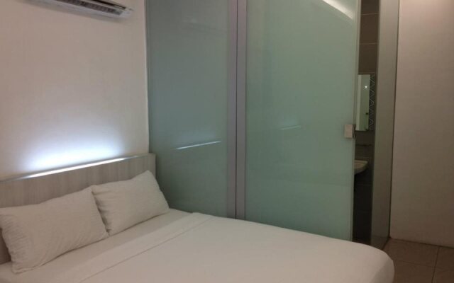 E-Hotel