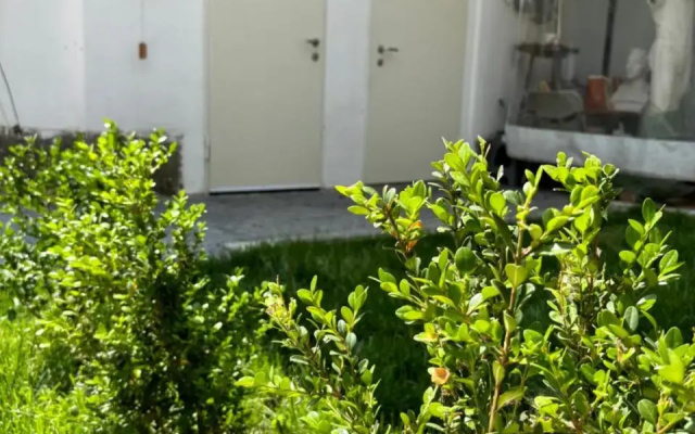 The English Hostel