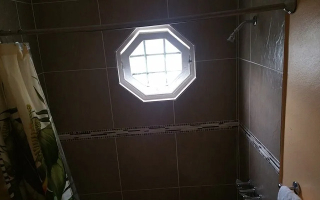 The Oasis at Oaklands Apartment 2