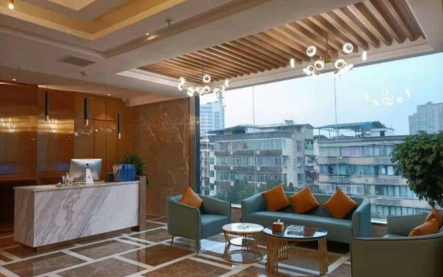 Yijia Lijing Hotel(怡家丽景酒店（遂宁中央商务区步行街店）)