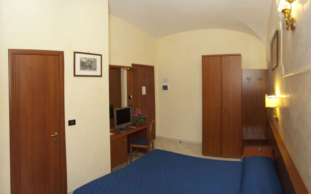 Arco Romano Rooms