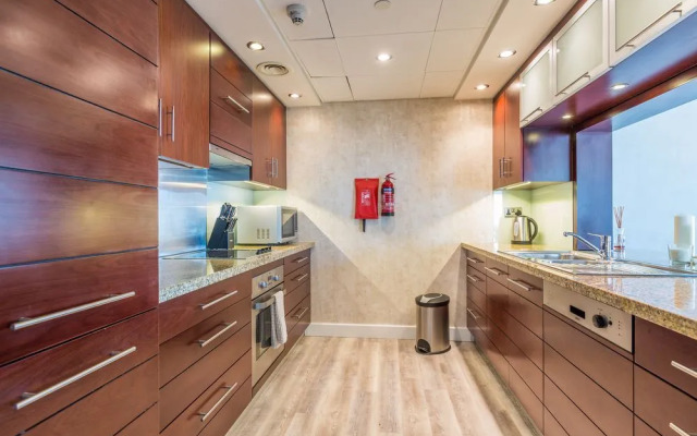 Faraway Homes - Burj Views Luxury