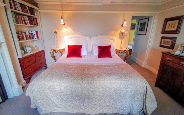 Cedar House Boutique B&B