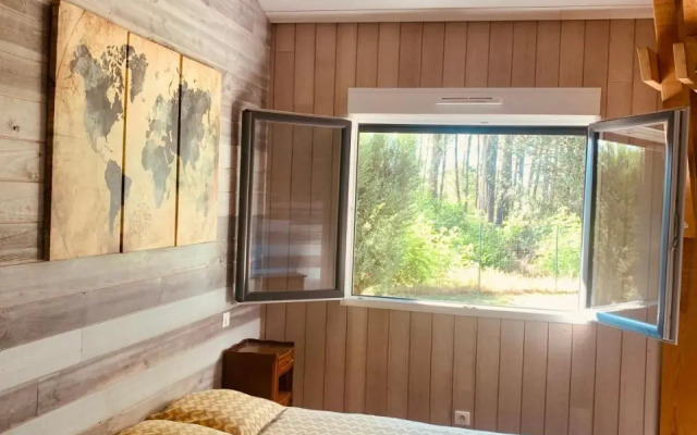 L estanguet maison octogonale en forêt