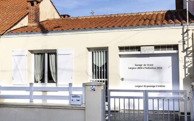 House With one Bedroom in Les Sables-d'olonne, With Enclosed Garden -