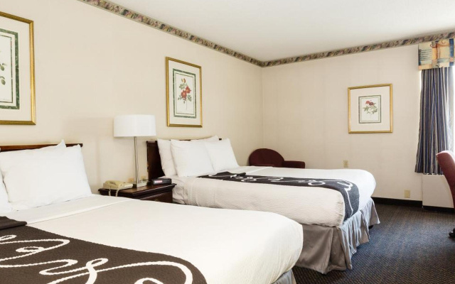 The View Inn & Suites