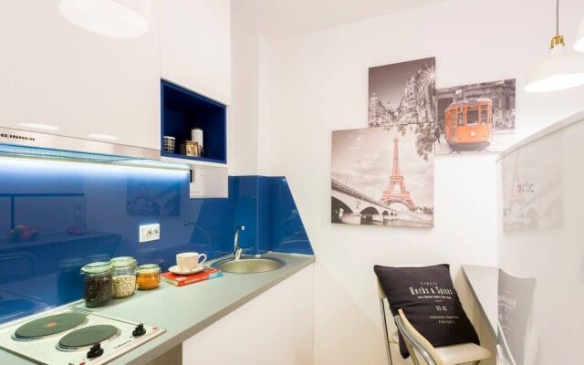Yellow Apartment - Cismigiu Gardens