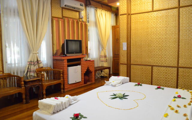 Kaday Aung Hotel