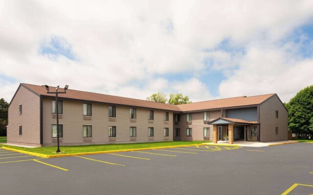 Super 8 Sun Prairie/madison E