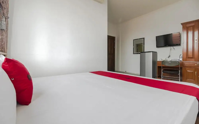 RedDoorz near Pantai Tanjung Pendam 2