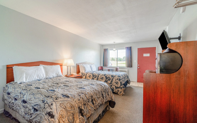 Capital O Aurora Inn Monett US 60