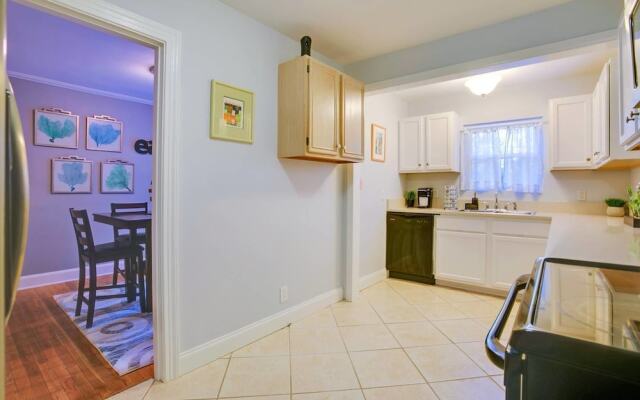 Charming 2br/1.5ba East Nashville Home by Domio