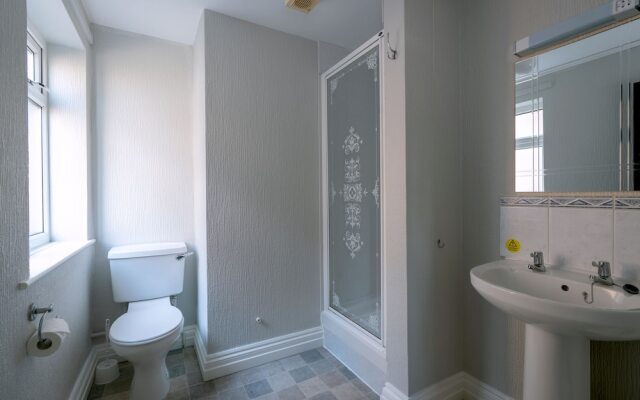 Coasters Hotel & Apartments