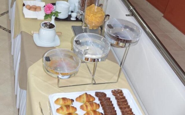 Sun & Sea Luxury Hotel