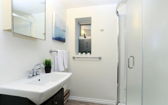 2bdr Suite UBC by Elevate Rooms