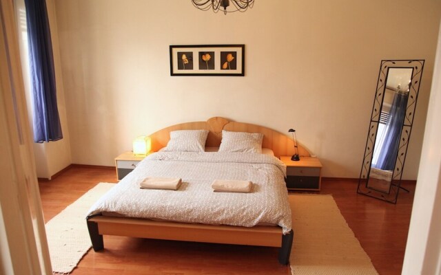 Central Budapest Furnished Apartments