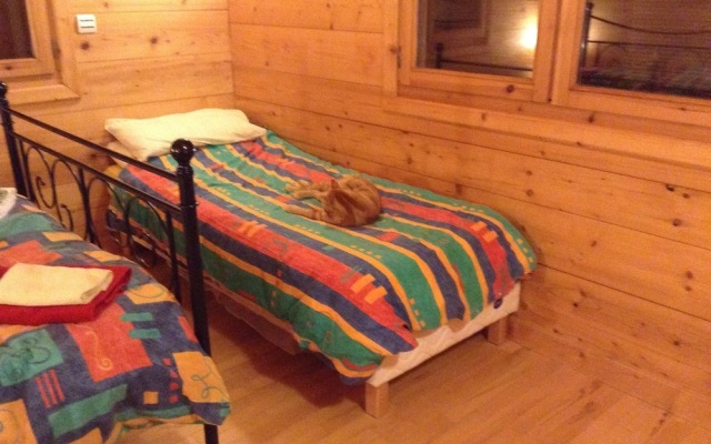 Brilliantly located spacious 4-Bedroom Chalet