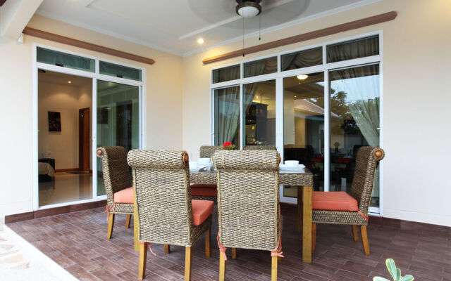 The Chase and Foxlea Executive Villas