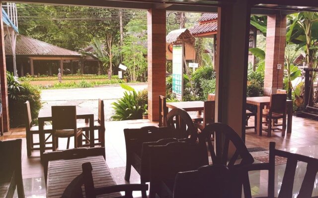Khao-Sok Bed and Breakfast