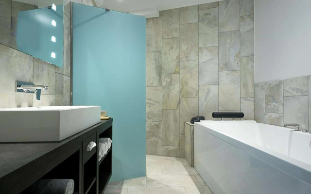 Mainport Hotel Rotterdam, a Hilton Affiliate Hotel