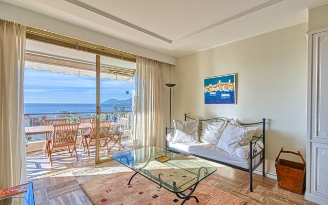 Amazing Sea View Apt w/ Balcony Near Palais