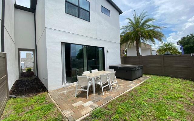 Breathtaking Home Private Hot Tub